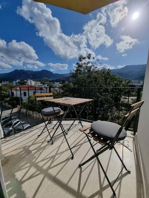 Gems'S Apartment - Luxury 3 Bedroom Penthouse With Pool Karavas  外观 照片