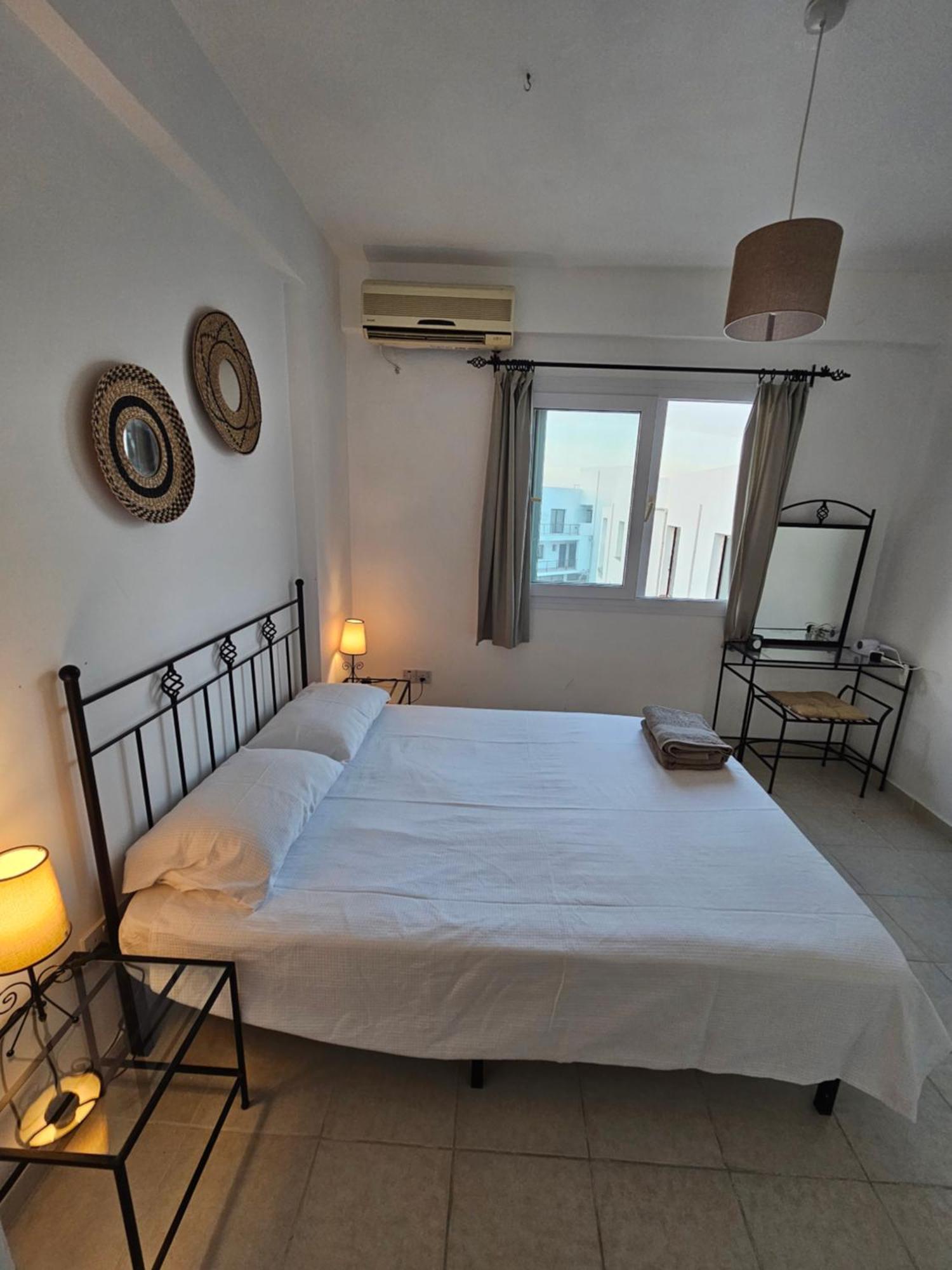 Gems'S Apartment - Luxury 3 Bedroom Penthouse With Pool Karavas  外观 照片